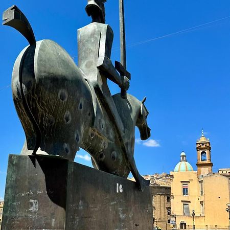 Casa Vacanze In Centro! Caltagirone Bagian luar foto