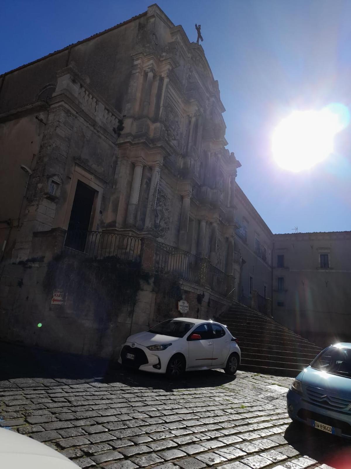 Casa Vacanze In Centro! Caltagirone Bagian luar foto