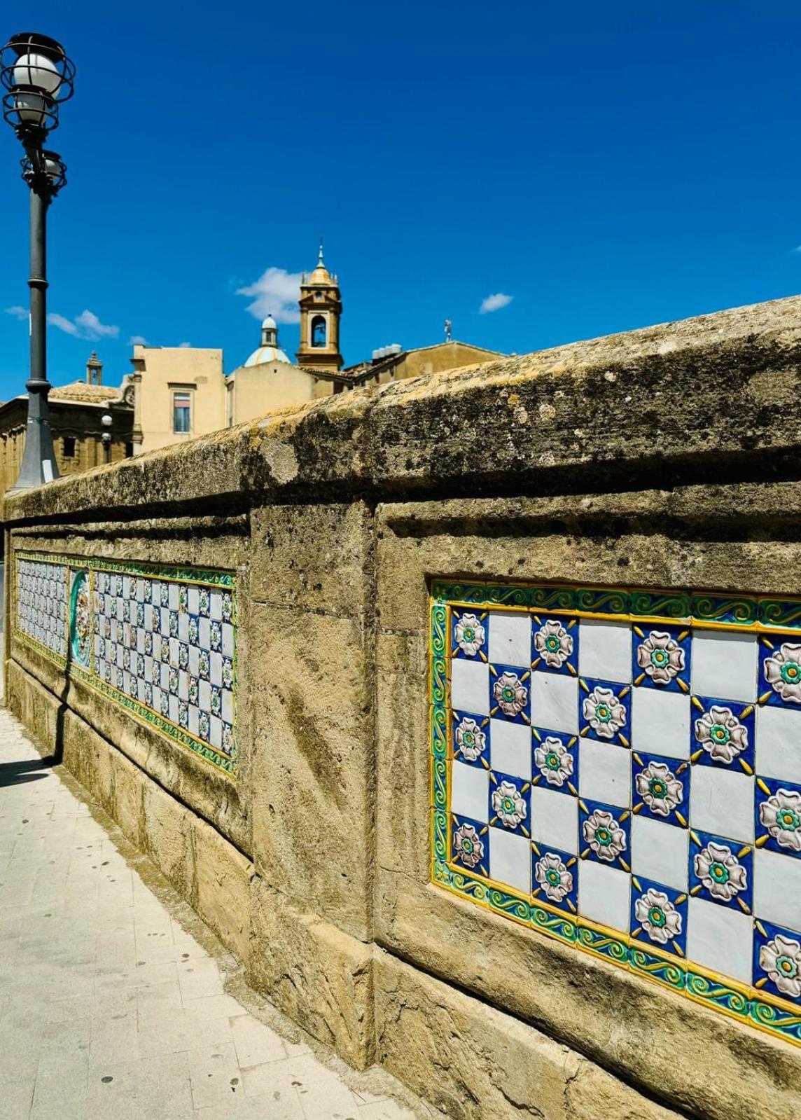 Casa Vacanze In Centro! Caltagirone Bagian luar foto